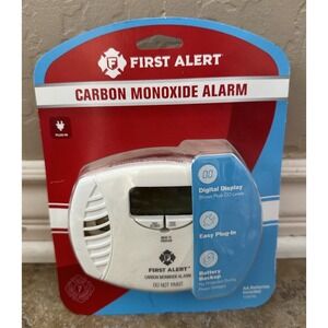 First Alert Carbon Monoxide Plug In Alarm W/ Battery Backup CO615-3 Sealed